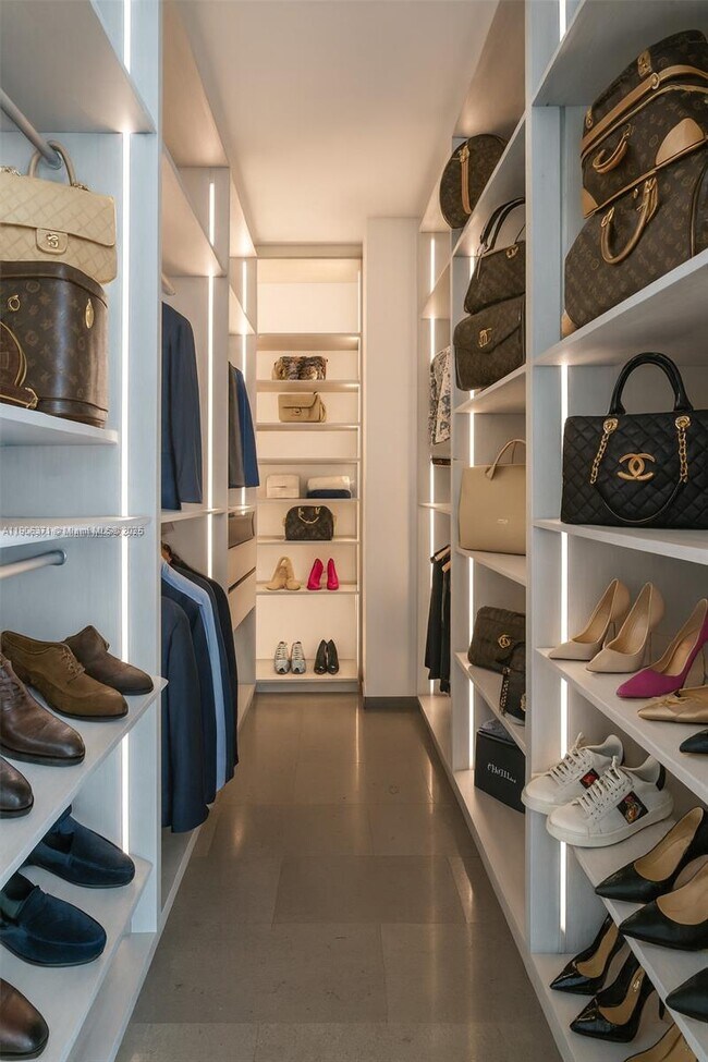 Foto del edificio - 88 SW 7th St