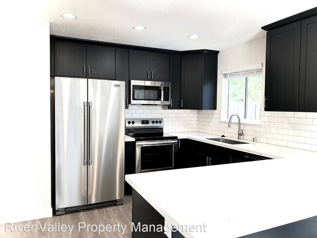 Building Photo - 2 br, 2 bath House - 3344 44th st