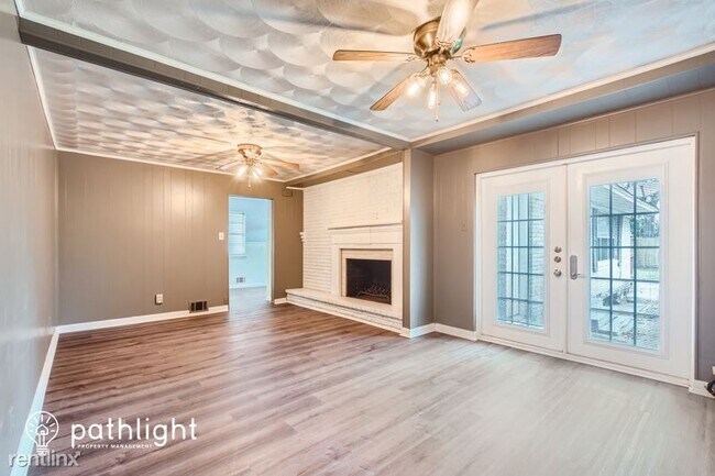 Foto del edificio - 5 br, 2.5 bath House - 805 Wildgrove Dr UNIT