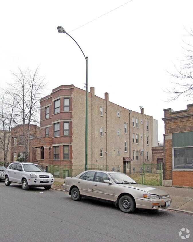 Primary Photo - 3247 S Emerald Ave