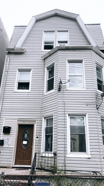Primary Photo - 321 Summer Ave