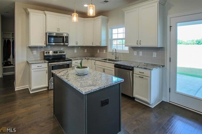 Building Photo - 319 Pearl Moss Ln