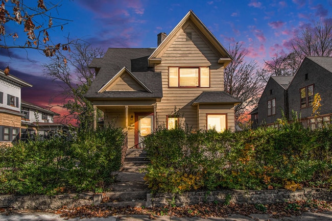 Building Photo - 144 College Ave NE