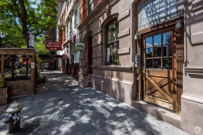 Building Photo - 61 Grove St