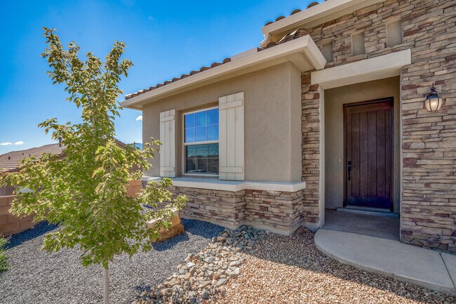 Building Photo - 7074 Crystal Dr NE