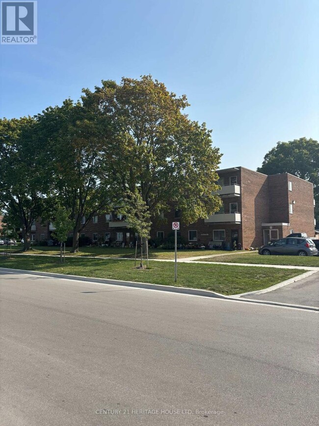 Building Photo - 41-141 Parkside Dr