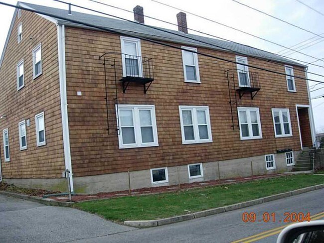 Building Photo - 308 State St