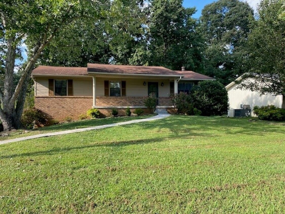 Primary Photo - Gorgeous 3 bedroom 2.5 bath home in Farrag...