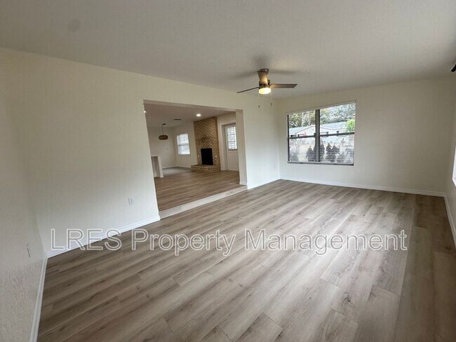 Foto del edificio - 37019 Pine Meadows Ln