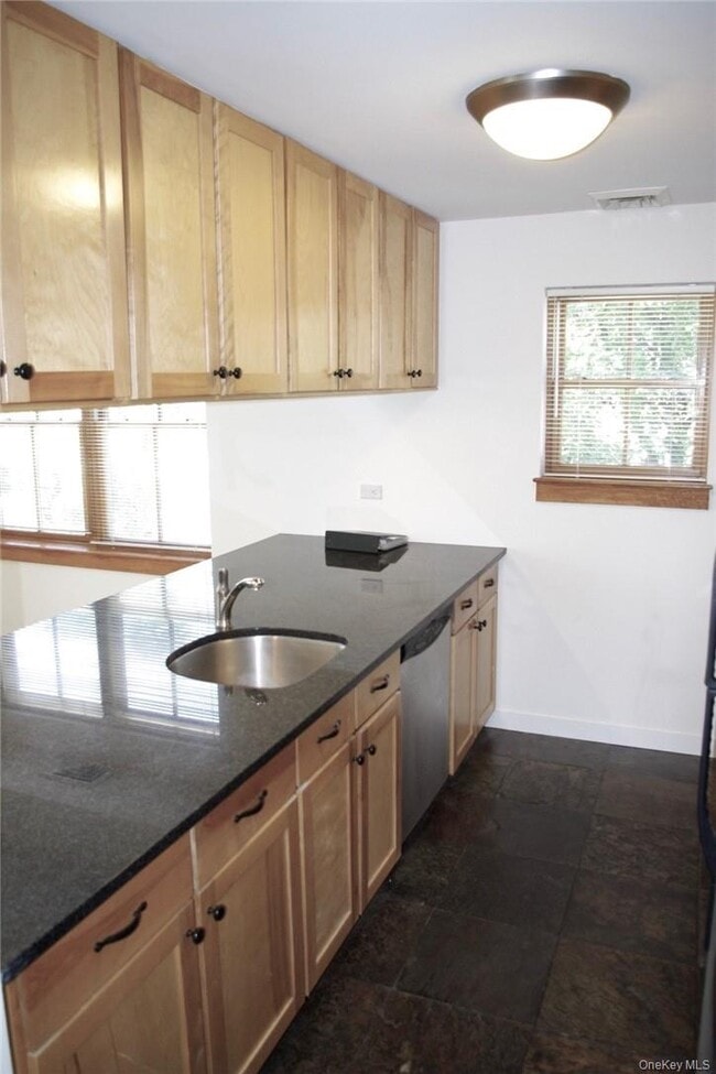 Foto del edificio - 120 Main St