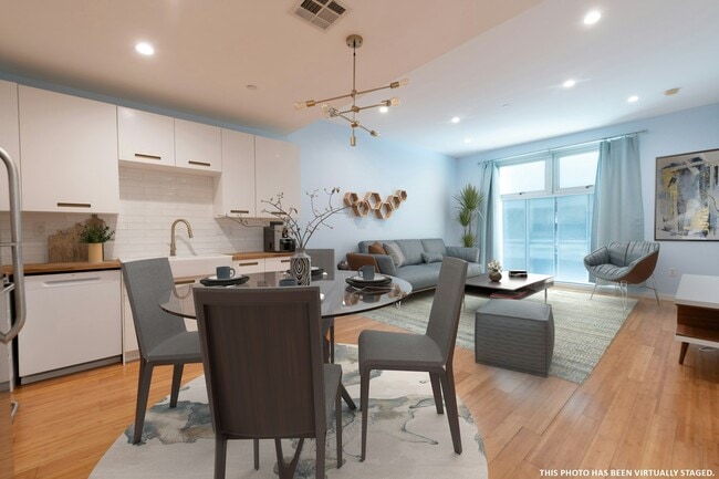 Photo - 630 W 6th St Apartment