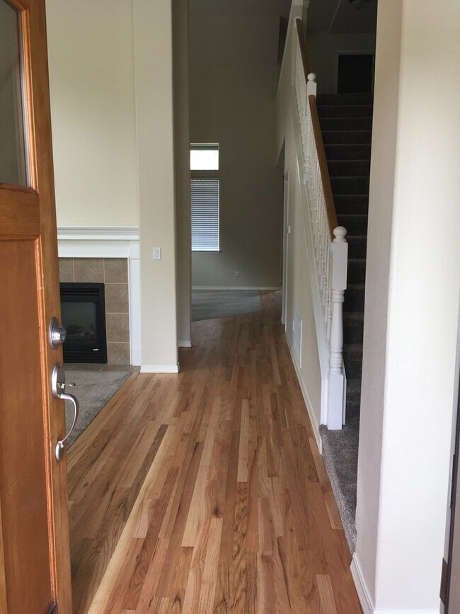 Building Photo - $1,000 off 1st Month's Rent!!! Gorgeous River Canyon Community Home!