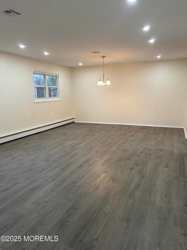 Building Photo - 128 Bonaire Dr