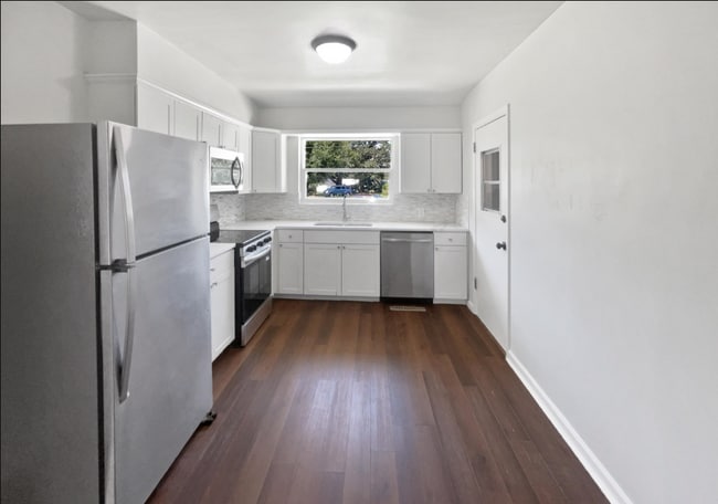 Foto del edificio - 8308 Manavista St