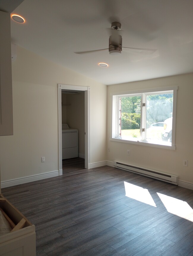 Building Photo - 380 W Rose Tree Rd