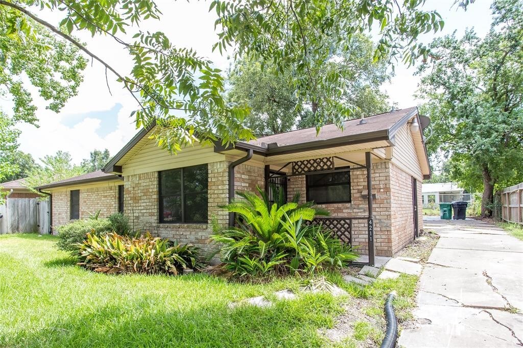 Primary Photo - 4211 Ebbtide Dr