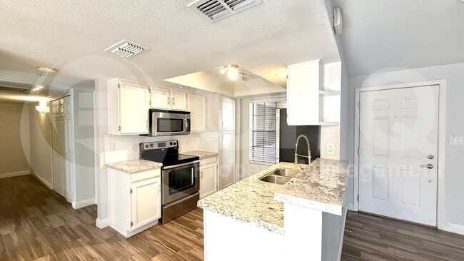 Foto del edificio - 1211 N Miller Rd