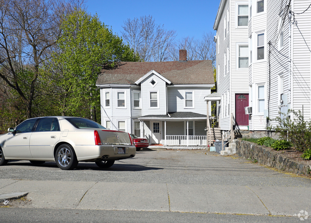 Building Photo - 295-297 Crescent St