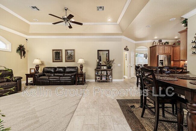 Foto del edificio - 1229 Lake Deeson Woods Ln