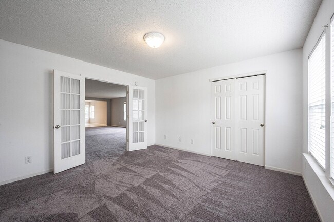 Building Photo - 10290 Tournon Dr