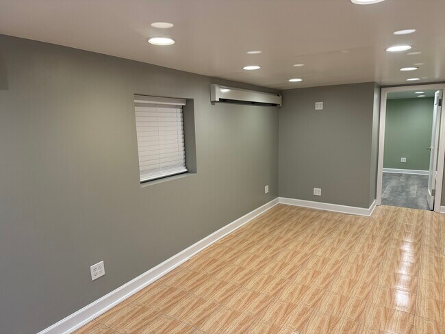 Foto del edificio - 5932 S Maplewood Ave