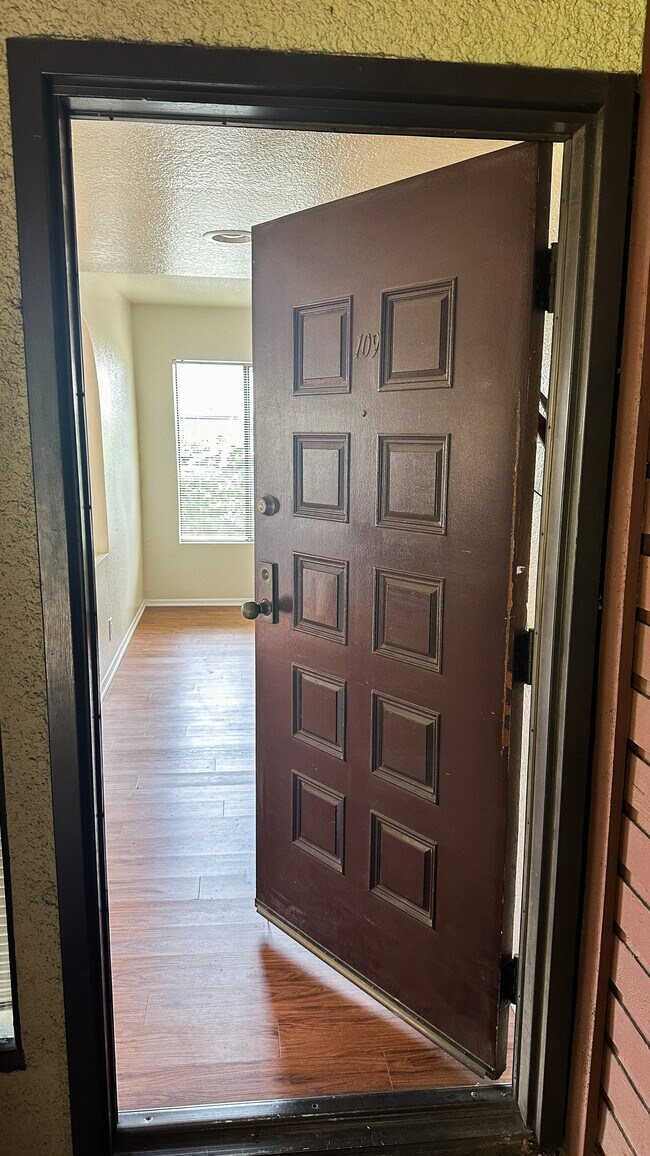 Entrance to unit - 1809 Peyton Ave