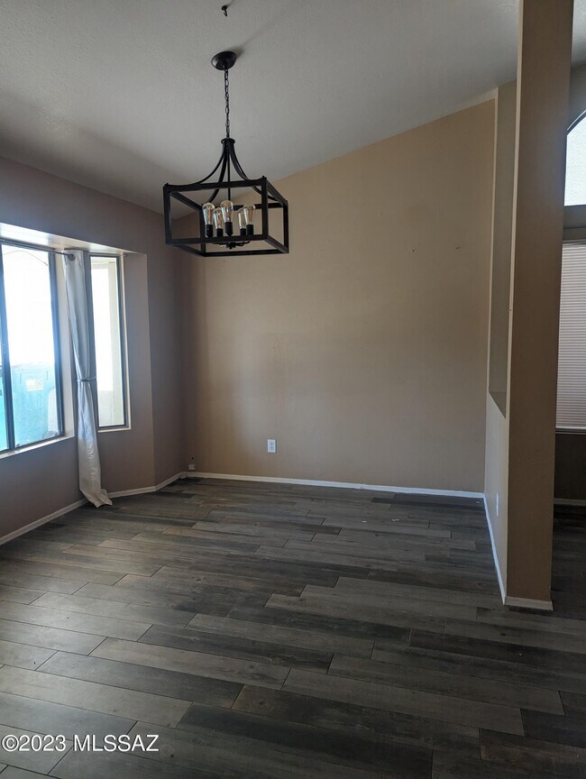 Foto del edificio - 8921 N Ferber Ct