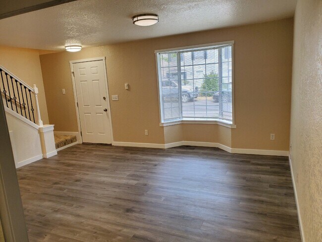 Foto del edificio - 821 Kaiser Rd NW