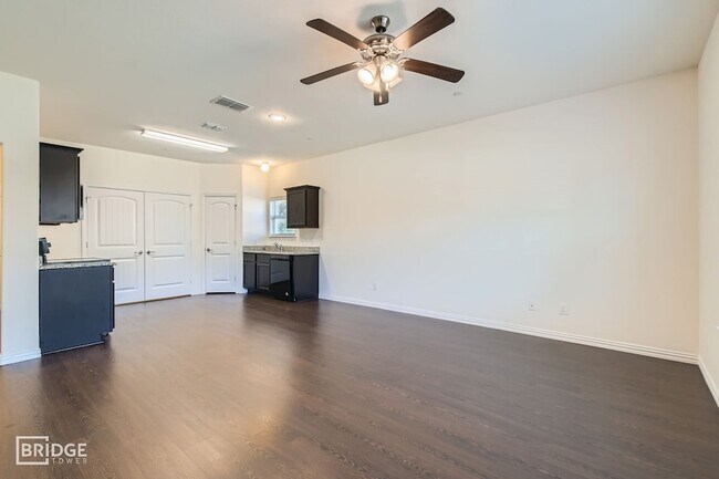 Foto del edificio - 1412 Lakecrest Ln