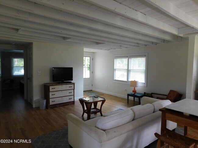 Building Photo - 438 Pigott Rd