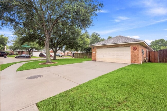 Building Photo - 111 Thunder Basin Dr