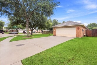 Building Photo - 111 Thunder Basin Dr