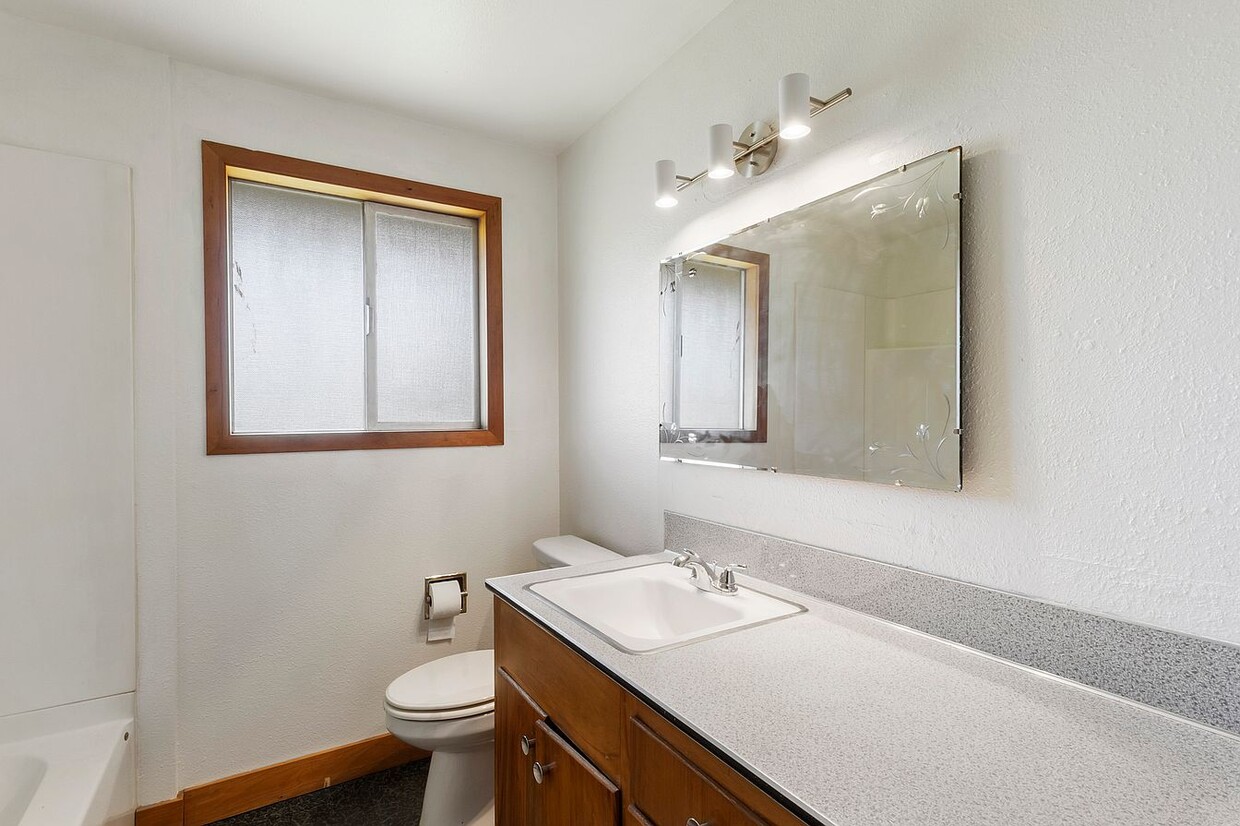 Primary Photo - 25020 18th St E