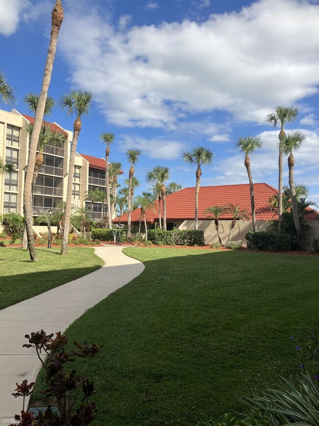 Foto del edificio - 1 br, 1 bath Condo - 21405 Olean Boulevard...