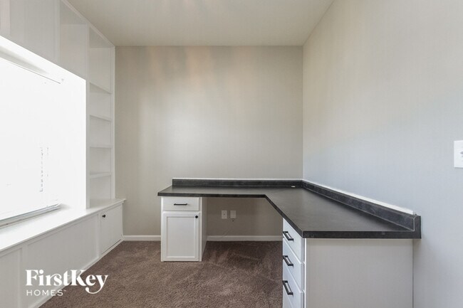 Foto del edificio - 4448 Ozark Ln