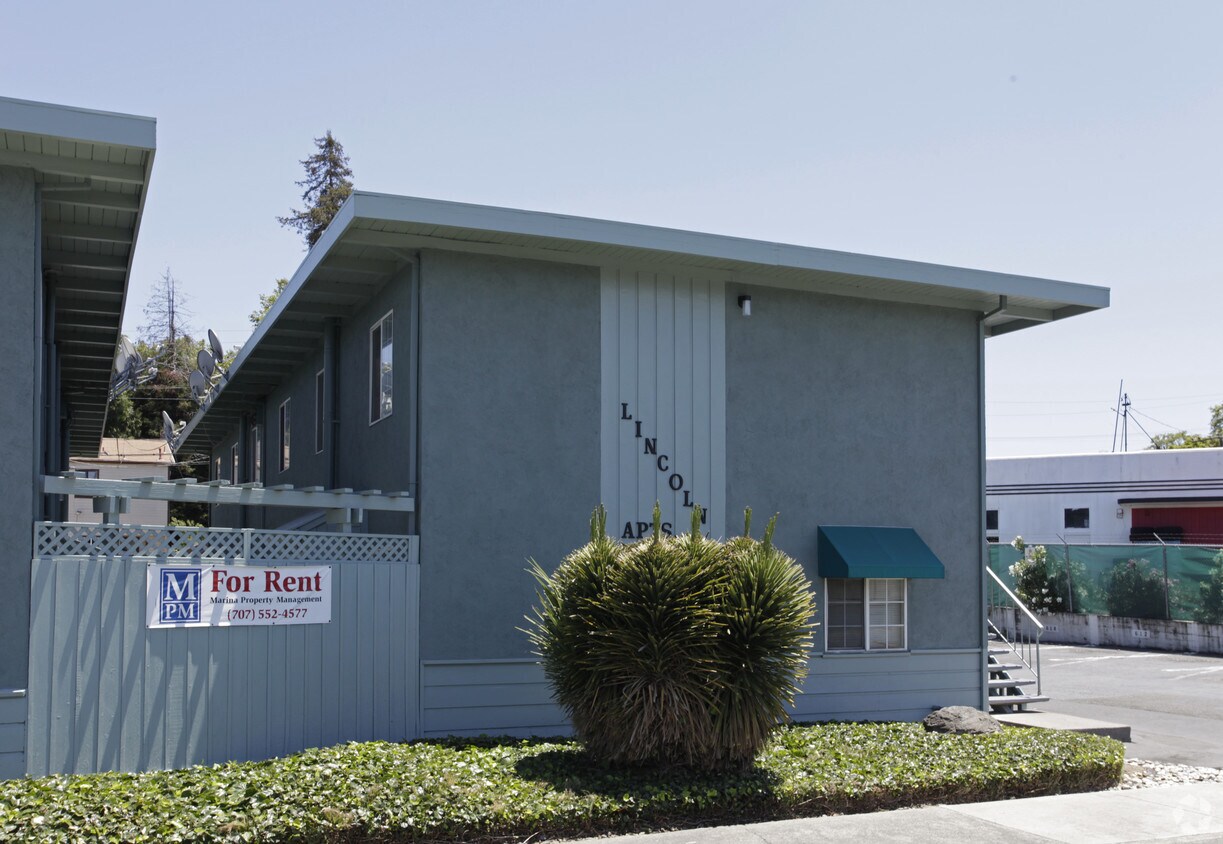 Building Photo - Lincoln Apartments