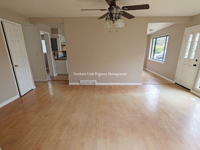 Foto del edificio - 2 bed 1 bath duplex