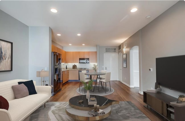 Building Photo - 525 11th Ave