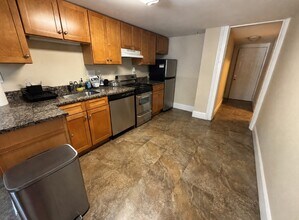 Building Photo - 360 Tappan St