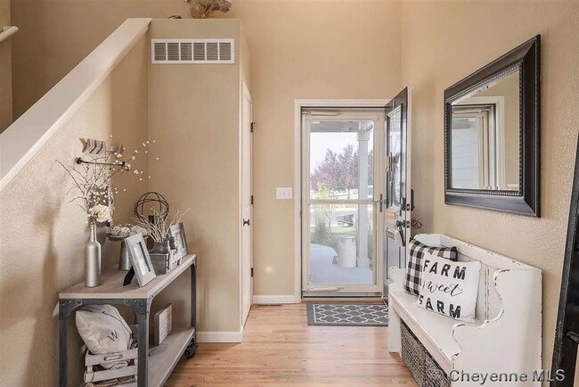 Building Photo - Luxurious 4 Bedroom, 4 Bathroom Townhouse ...