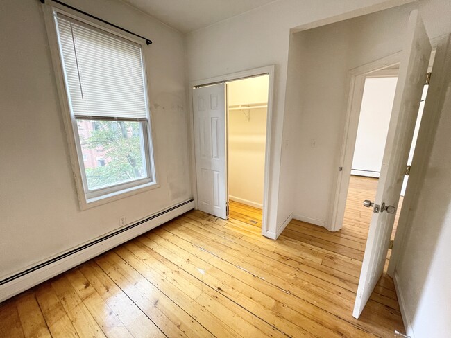 Building Photo - 56 Delle Ave