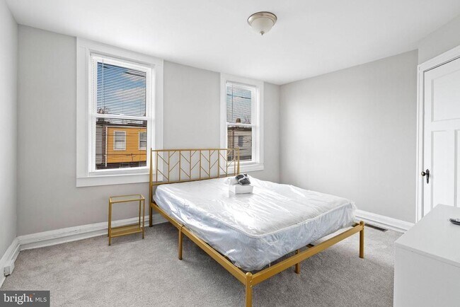 Foto del edificio - 910 N Kenwood Ave
