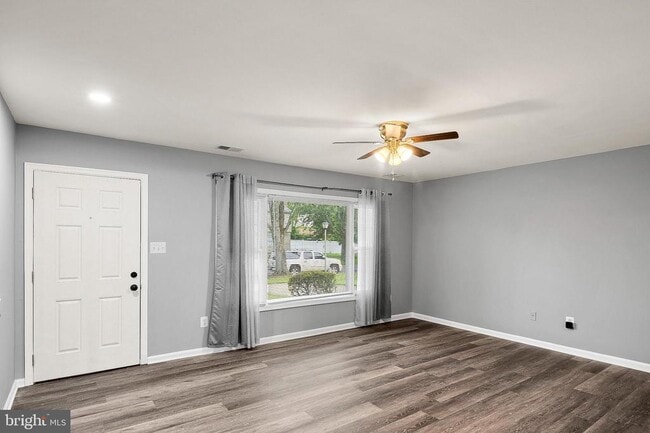 Building Photo - 9700 Cedarhollow Ln