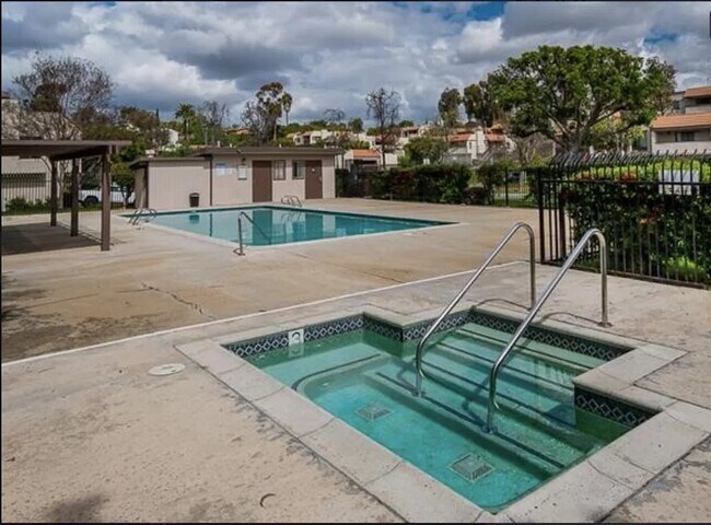 Foto del edificio - 6600 Reservoir Ln