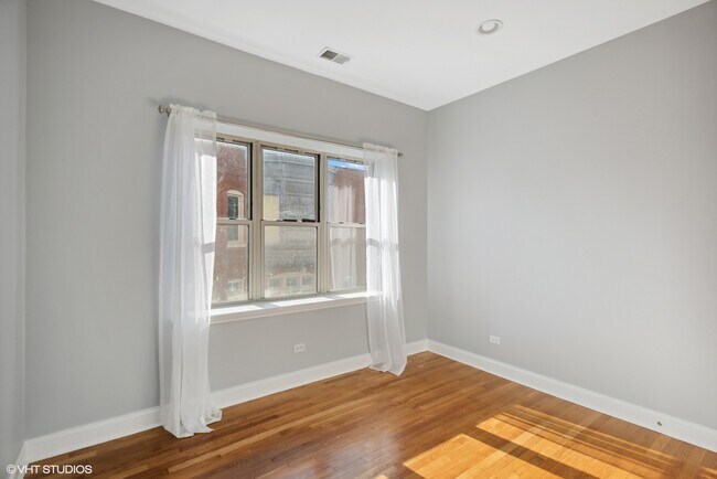 Building Photo - 510 E Oakwood Blvd