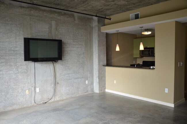 Foto del edificio - 245 North Highland Avenue Northeast