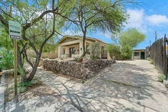 Building Photo - 129 N 1st Ave