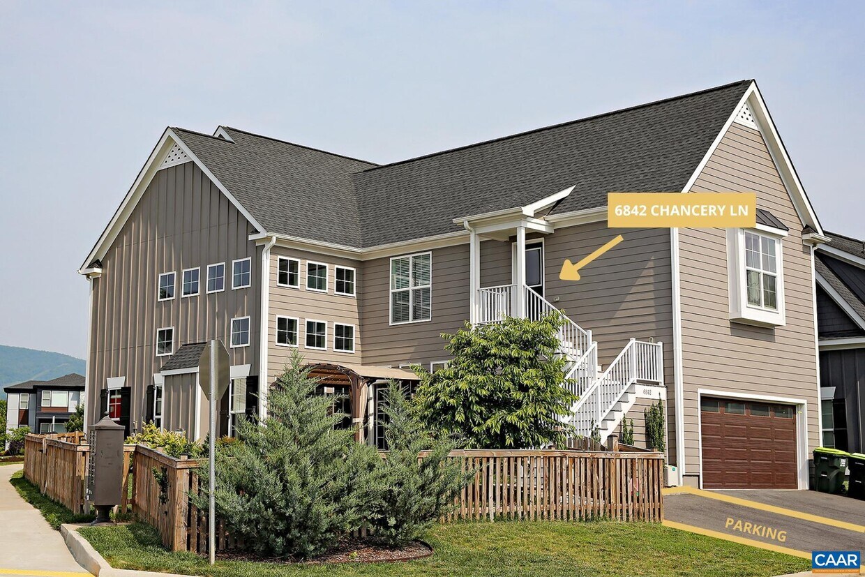 Foto principal - 6842 Chancery Ln