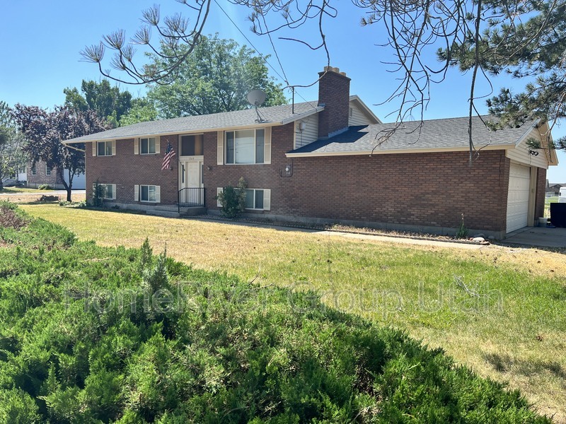 Primary Photo - 1369 W 2700 S