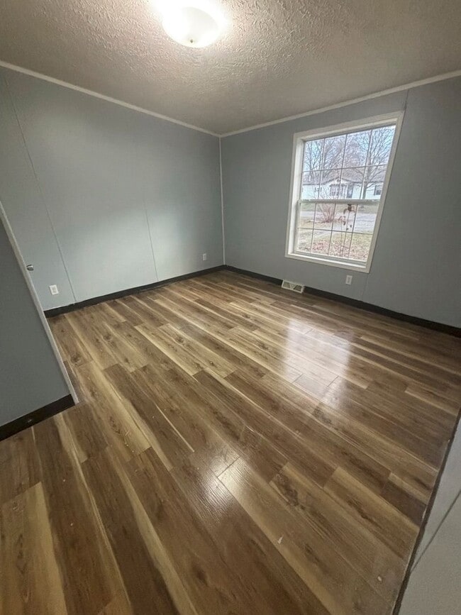 Building Photo - The perfect 3 bedroom 2 bathroom Home